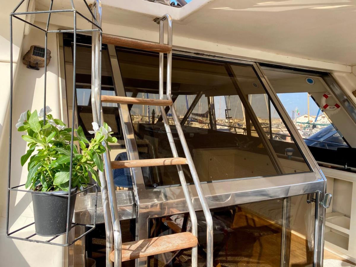 Panaby Houseboat Hotel Palermo Exterior photo